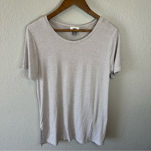 Old Navy‎ | Black and White Stripped Tee Sz. L